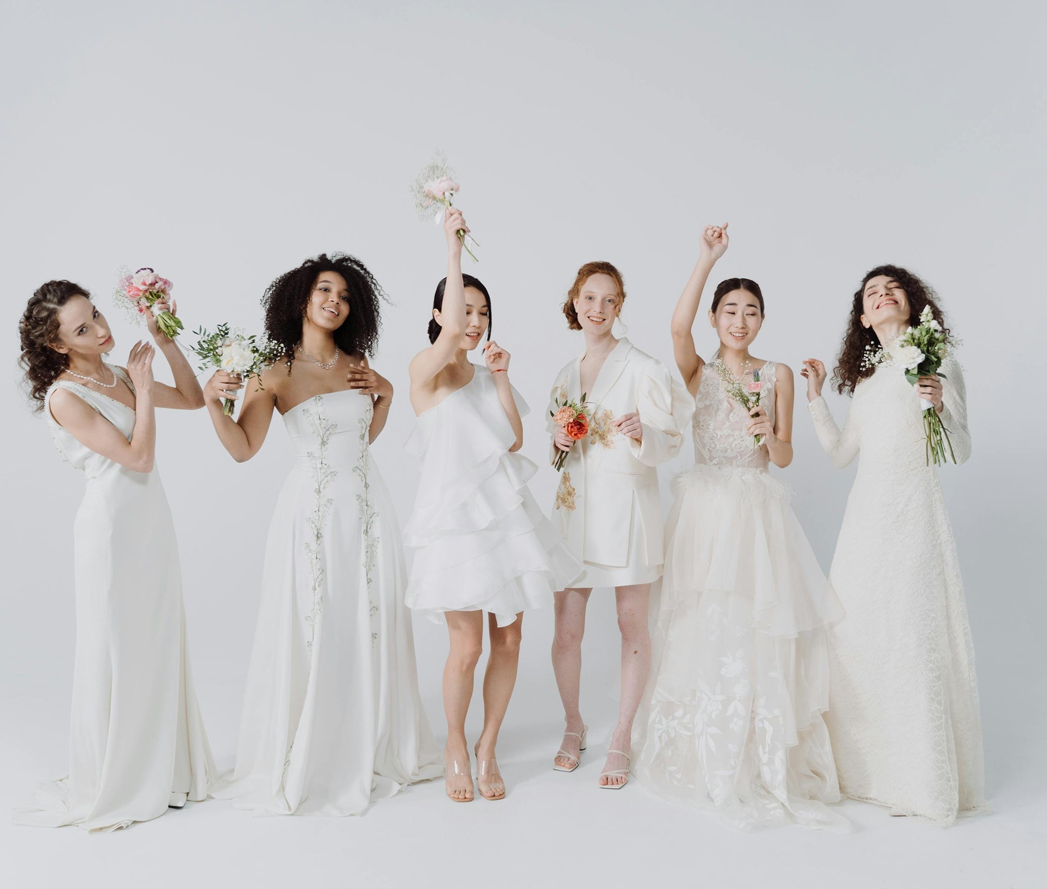 Guida agli abiti da cerimonia per invitati ed entourage: eleganza coordinata per il grande giorno