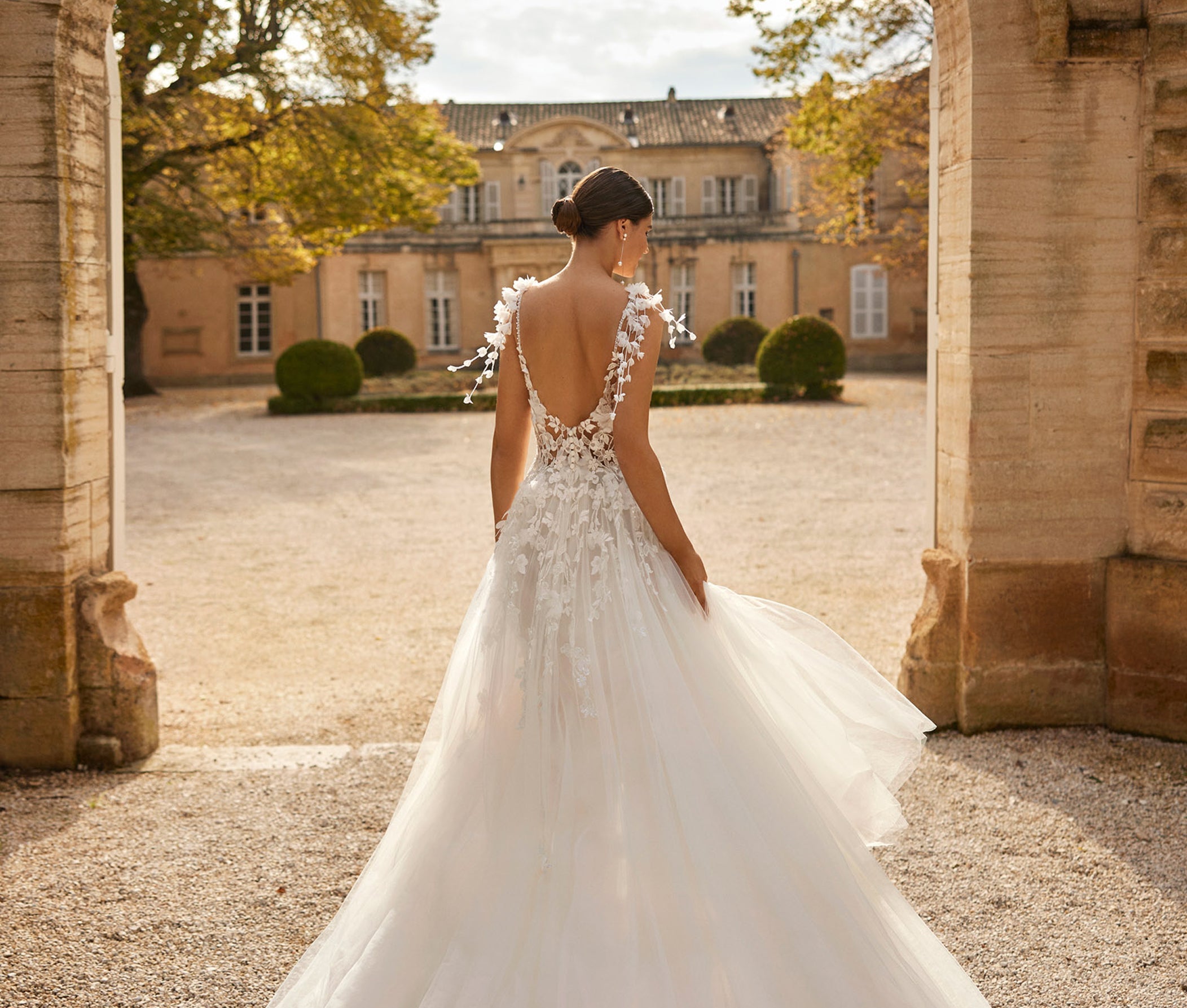 Come scegliere l’abito da sposa perfetto per un matrimonio in Italia (anche se vivi all’estero)