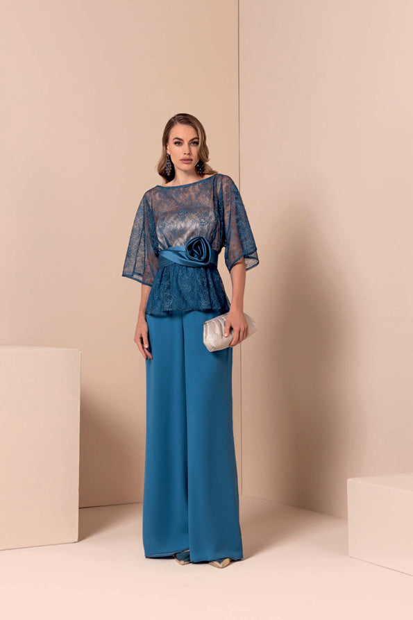 Blusa In Pizzo Con Gonna